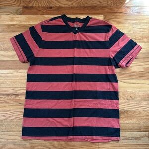 G. H. bass & co. t-shirt size L